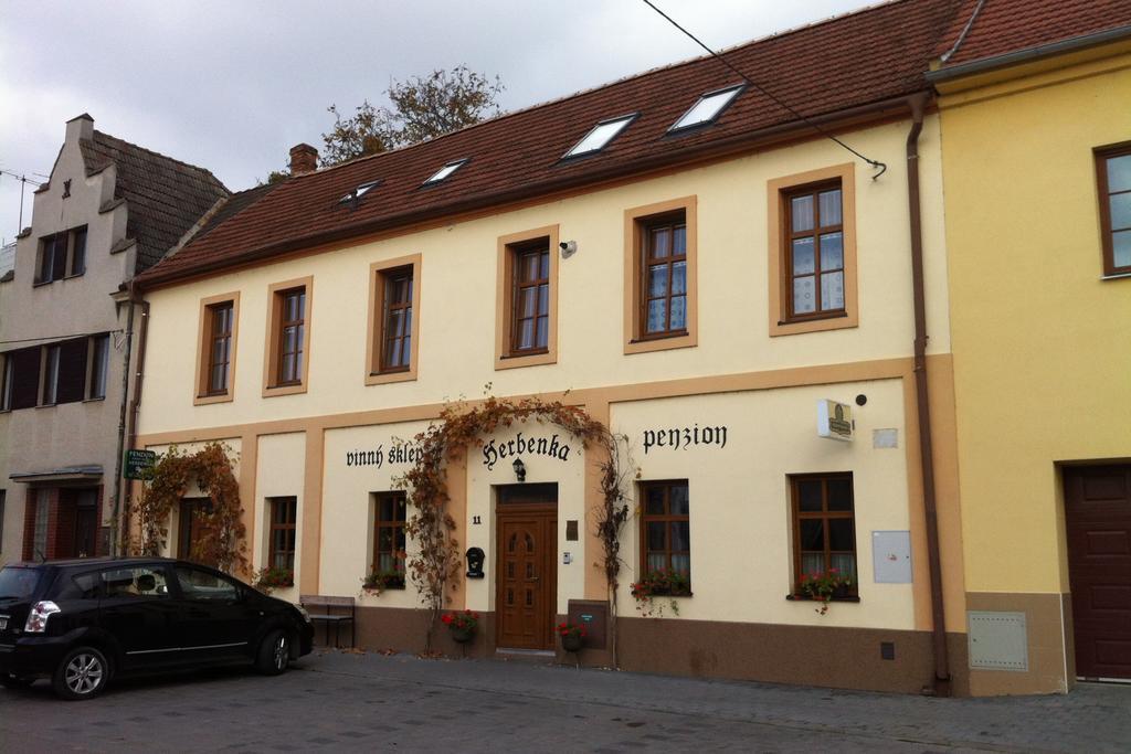 Herbenka Hotell Hustopeče Eksteriør bilde
